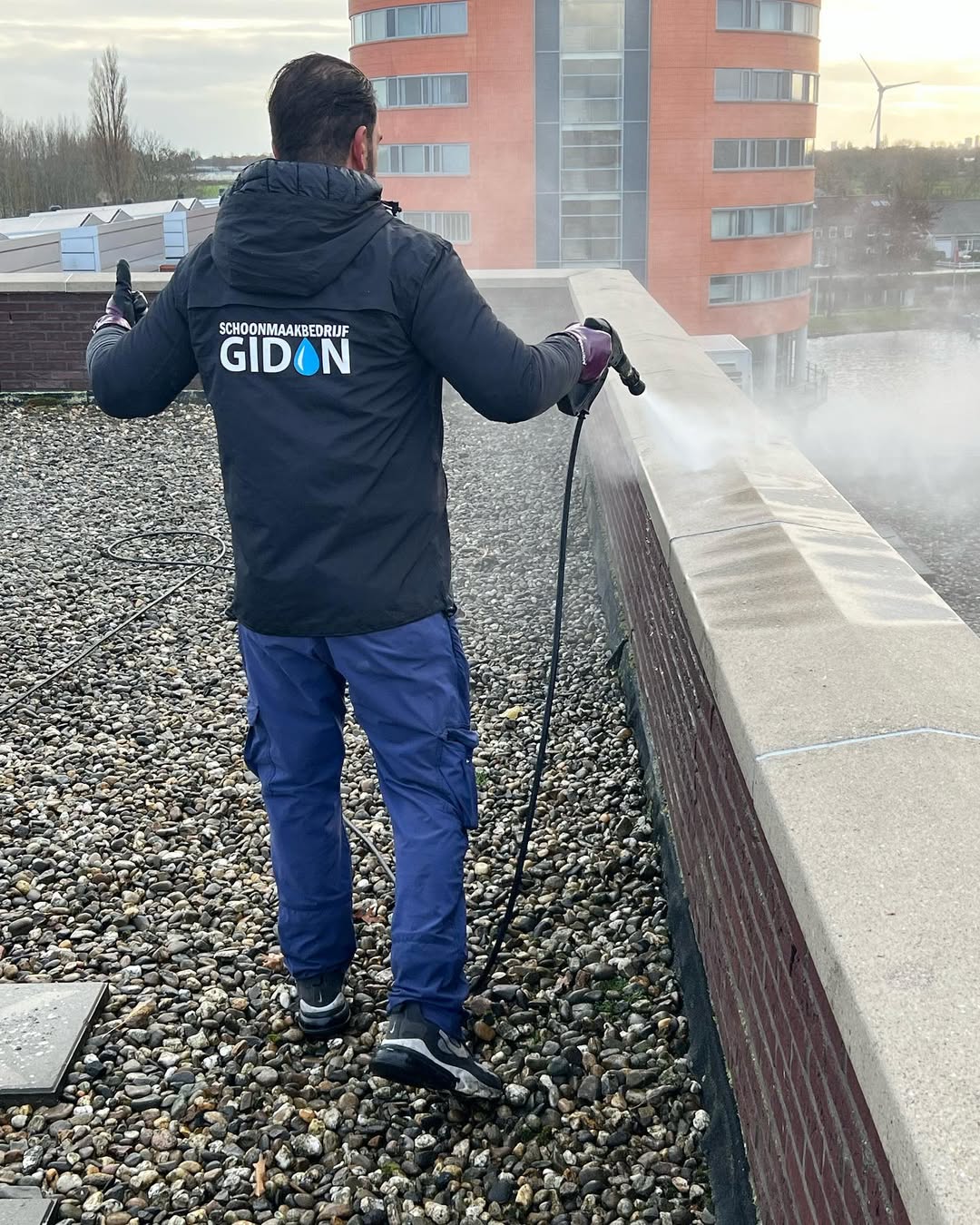 318159289_1096302824390623_6409752990619690150_n over schoonmaakbedrijf gidon